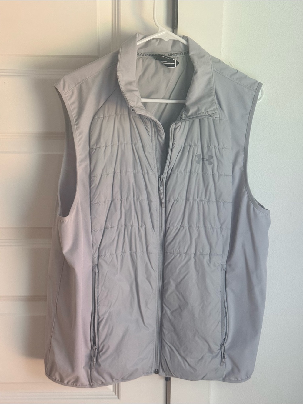 Under Armour Men Light Gray Quilted Performance Vest